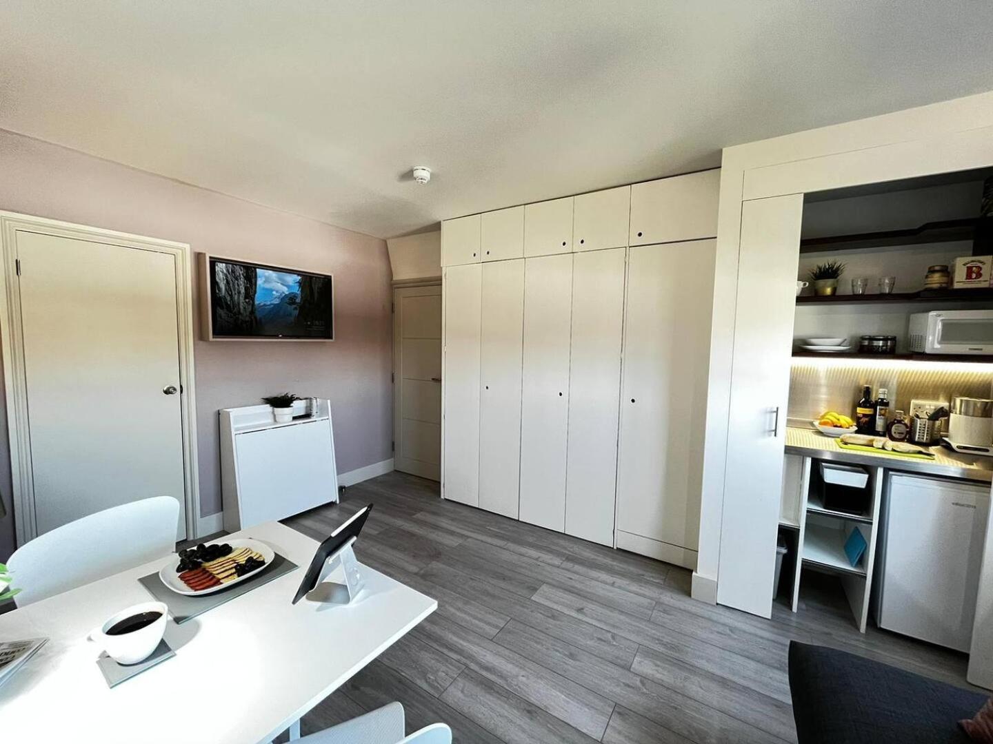 Apt 12 Luxury Living Chic Studio Steps From Beach Brighton Eksteriør billede